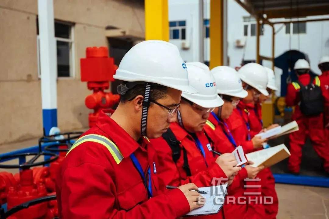 中海油集团防静电工作服员工培训照